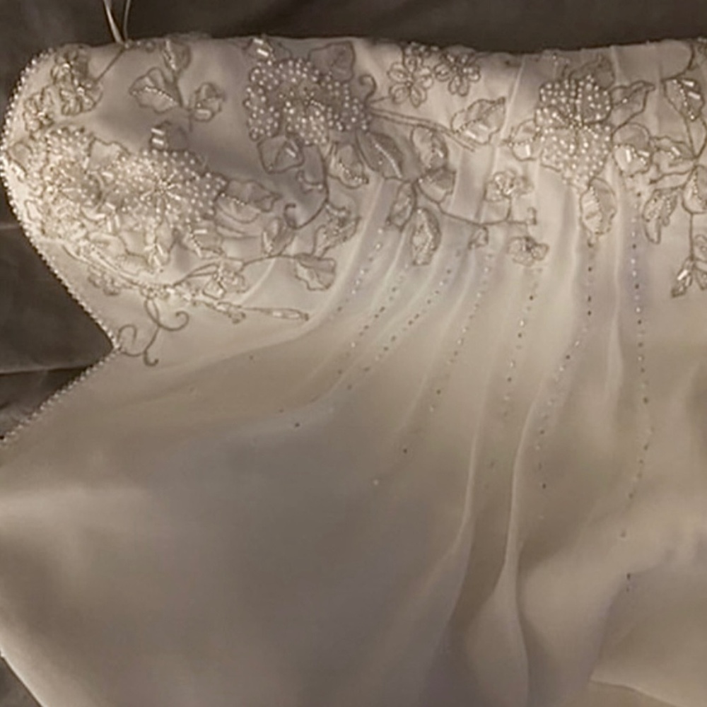 Wedding Dress MAKE AN OFFER!